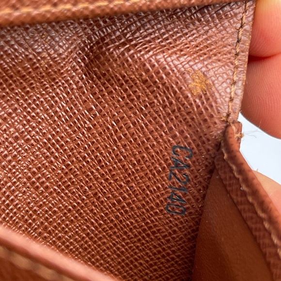 Louis Vuitton Men’s Wallet - Picture 2 of 14